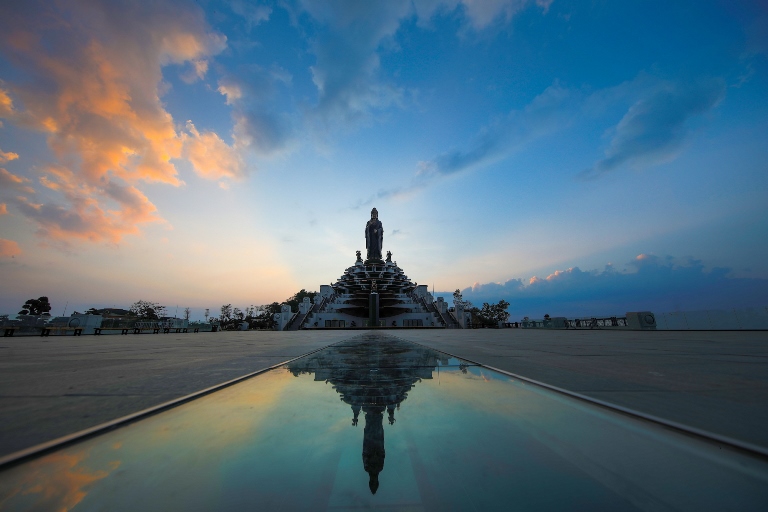 Trung t&amp;acirc;m quần thể t&amp;acirc;m linh tr&amp;ecirc;n đỉnh n&amp;uacute;i B&amp;agrave; Đen