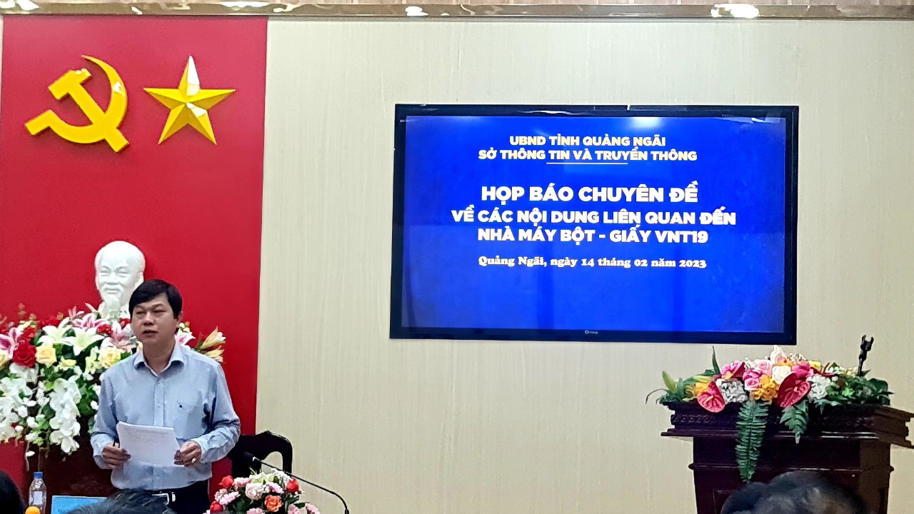 &amp;Ocirc;ng Trần Thanh Trường, Gi&amp;aacute;m đốc Sở TT&amp;amp; TT chủ tr&amp;igrave; buổi họp b&amp;aacute;o li&amp;ecirc;n quan đến Nh&amp;agrave; m&amp;aacute;y Bột-Giấy VNT19