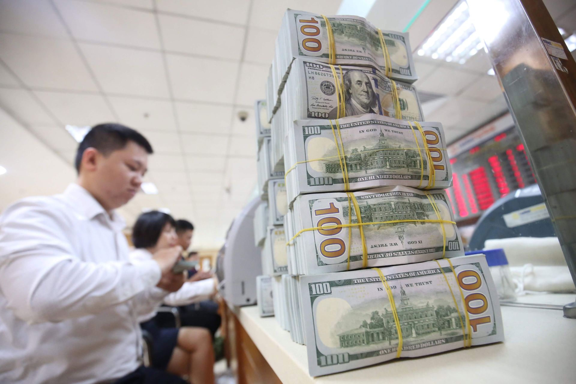 Dự trữ ngoại hối dự kiến sẽ đạt 102 tỷ USD v&amp;agrave;o cuối năm 2023