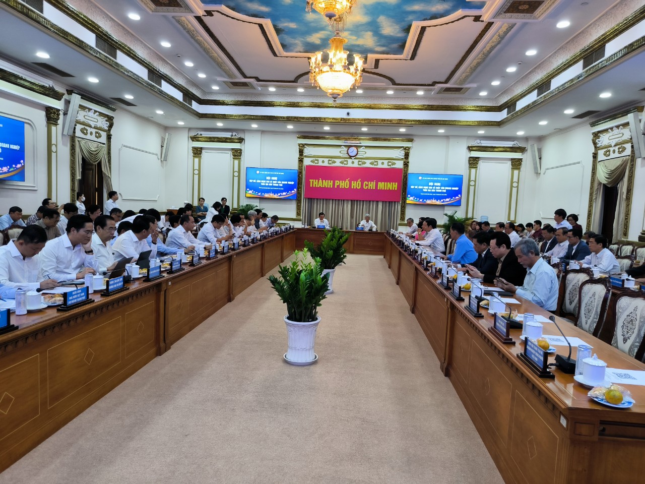 Chuy&amp;ecirc;n gia chia sẻ về t&amp;igrave;nh h&amp;igrave;nh kinh tế c&amp;aacute;c ng&amp;agrave;nh nghề trong năm 2023