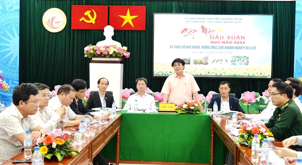Nguyễn Tiến Dũng- Gi&amp;aacute;m đốc Sở VH-TT&amp;amp;DL Quảng Ng&amp;atilde;i, ph&amp;aacute;t biểu tại buổi gặp mặt c&amp;aacute;c doanh nghiệp du lịch