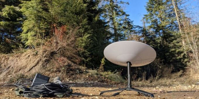 Bộ thiết bị kết nối Starlink Kit. Ảnh: Arstechnica