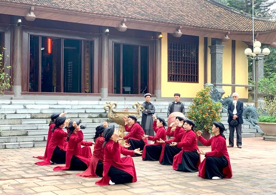 H&amp;aacute;t Xoan Ph&amp;uacute; Thọ