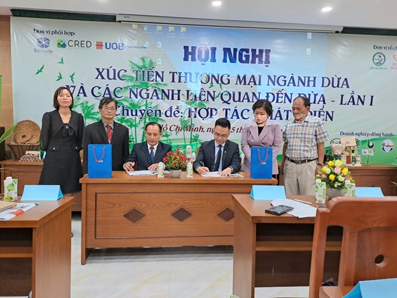 Ng&amp;acirc;n h&amp;agrave;ng United Overseas Bank Việt Nam (UOBV Bank) hỗ trợ doanh nghiệp ng&amp;agrave;nh dừa v&amp;agrave; li&amp;ecirc;n quan đến dừa sản xuất kinh doanh trong t&amp;igrave;nh h&amp;igrave;nh mới.