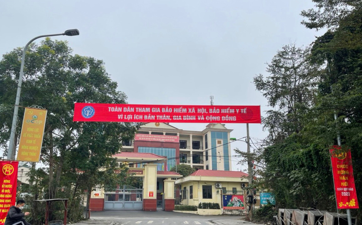 BHXH huyện Chương Mỹ đẩy mạnh hoạt động tuy&amp;ecirc;n truyền trực quan tr&amp;ecirc;n c&amp;aacute;c tuyến đường ch&amp;iacute;nh của huyện.