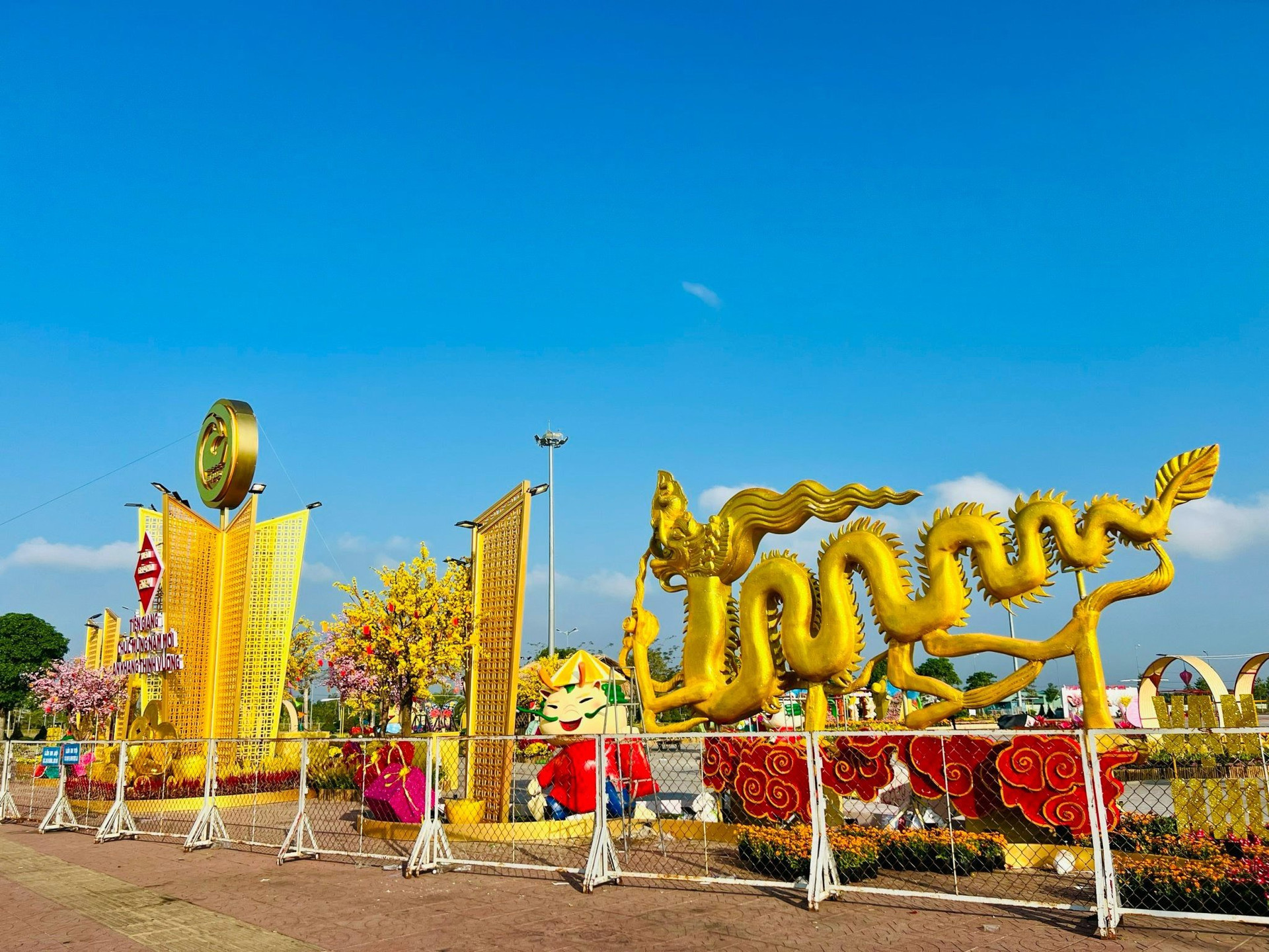 Linh vật Rồng của Đường hoa