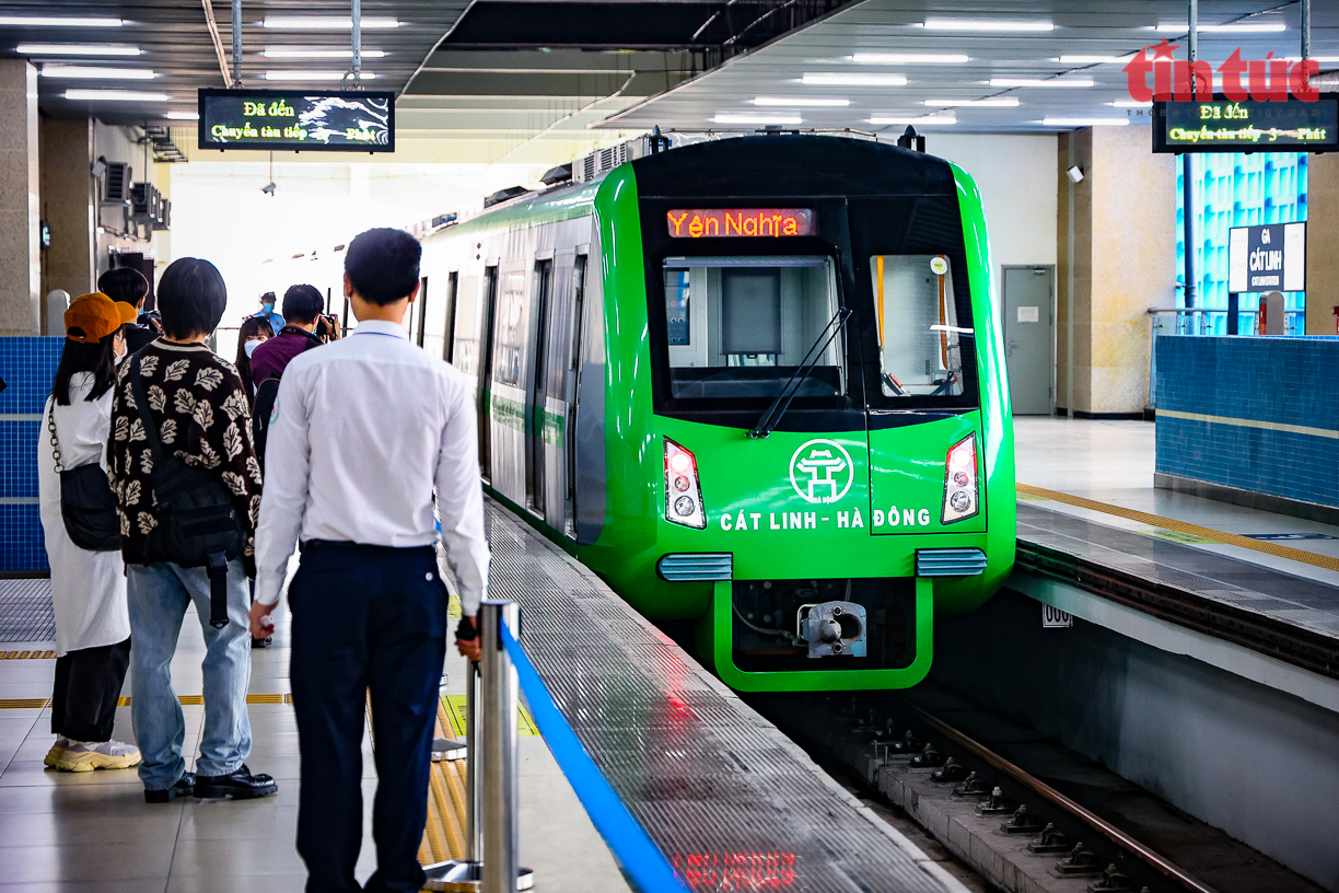 Sở GTVT H&amp;agrave; Nội đề xuất miễn ph&amp;iacute; v&amp;eacute; xe bu&amp;yacute;t, t&amp;agrave;u điện v&amp;agrave;o c&amp;aacute;c ng&amp;agrave;y lễ trong năm