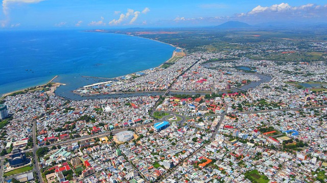 Đẩy mạnh kinh tế biển, du lịch v&amp;agrave; ng&amp;agrave;nh năng lương l&amp;agrave; mục ti&amp;ecirc;u của năm 2024 của B&amp;igrave;nh Thuận