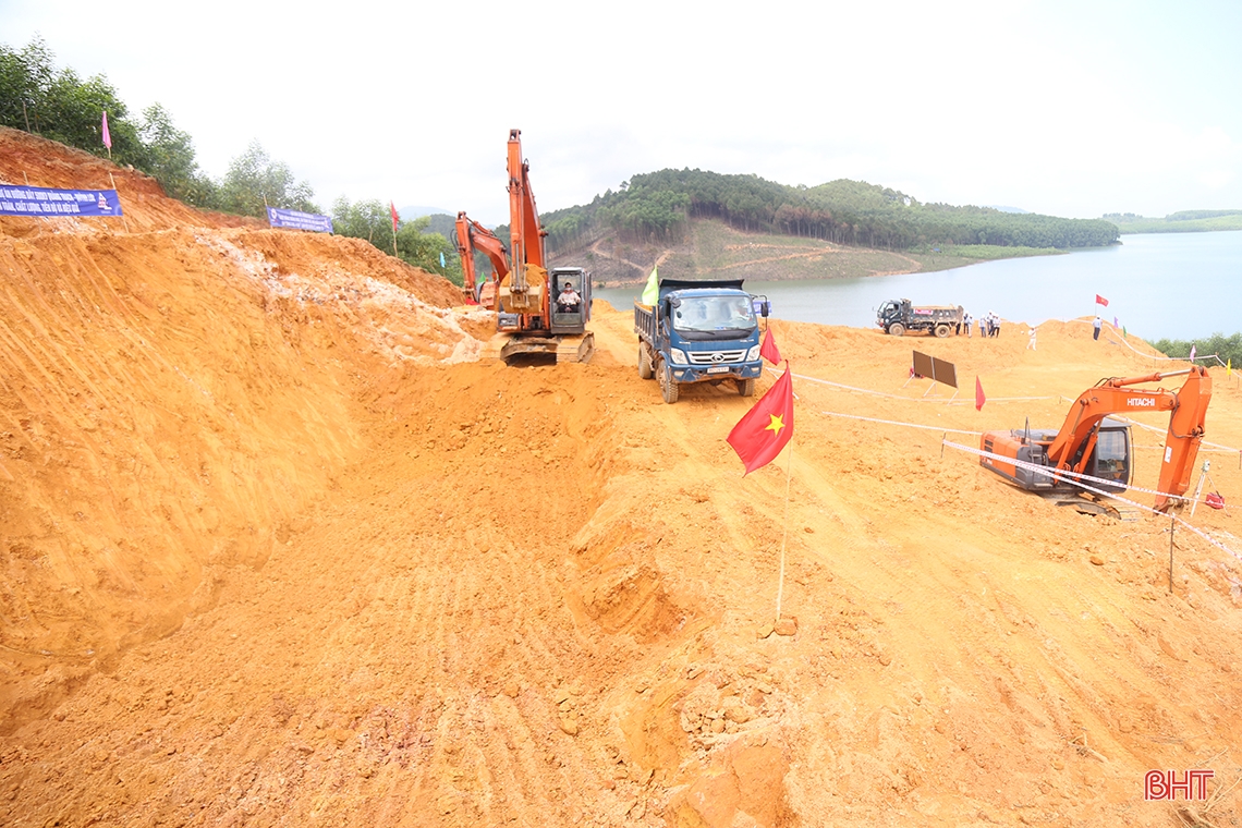 M&amp;oacute;ng cột vị tr&amp;iacute; 175 l&amp;agrave; một trong những cột cao nhất của tuyến.