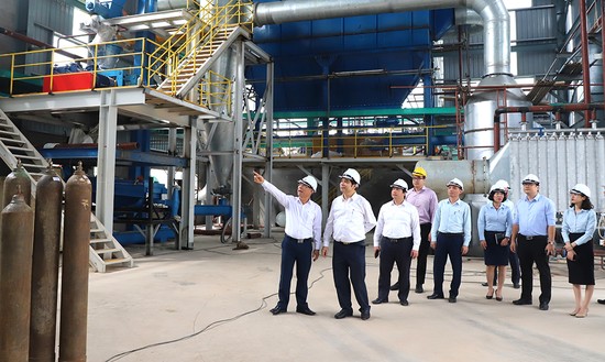 Ph&amp;oacute; Chủ tịch UBND tỉnh thăm, động vi&amp;ecirc;n sản xuất đầu năm tại C&amp;ocirc;ng ty CP H&amp;oacute;a chất Việt Tr&amp;igrave;