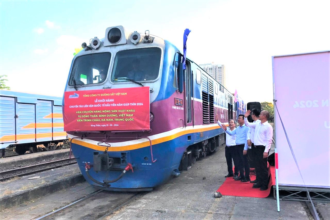 B&amp;igrave;nh Dương c&amp;oacute; chuyến t&amp;agrave;u xuất khẩu n&amp;ocirc;ng sản đầu ti&amp;ecirc;n năm 2024 sang Trung Quốc