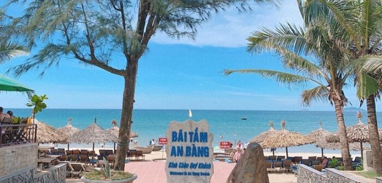 Việt Nam  g&amp;oacute;p mặt trong danh s&amp;aacute;ch n&amp;agrave;y với b&amp;atilde;i biển l&amp;agrave; An B&amp;agrave;ng ở Hội An