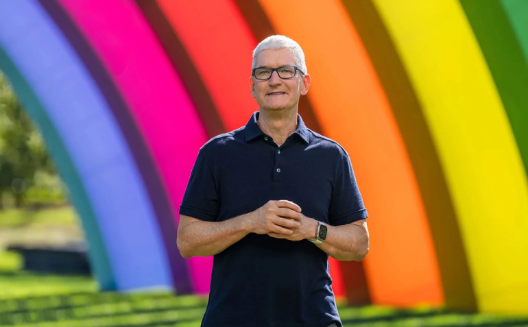 Gi&amp;aacute;m đốc điều h&amp;agrave;nh Apple, Tim Cook