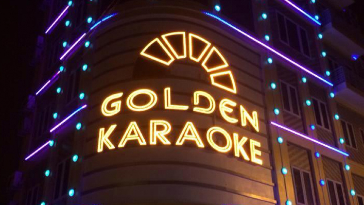Karaoke Golden Cẩm Phả bị cơ quan chức năng ph&amp;aacute;t hiện h&amp;agrave;ng trăm thanh ni&amp;ecirc;n tụ tập giữa m&amp;ugrave;a dịch