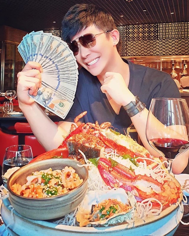 Cuộc sống kh&amp;aacute; xa hoa, vương giả đ&amp;aacute;ng ngưỡng mộ của ca sĩ Nathan Lee