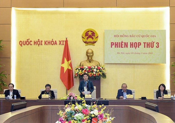 Chủ tịch Quốc hội Nguyễn Thị Kim Ng&amp;acirc;n ph&amp;aacute;t biểu kết luận Phi&amp;ecirc;n họp. Ảnh: quochoi.vn