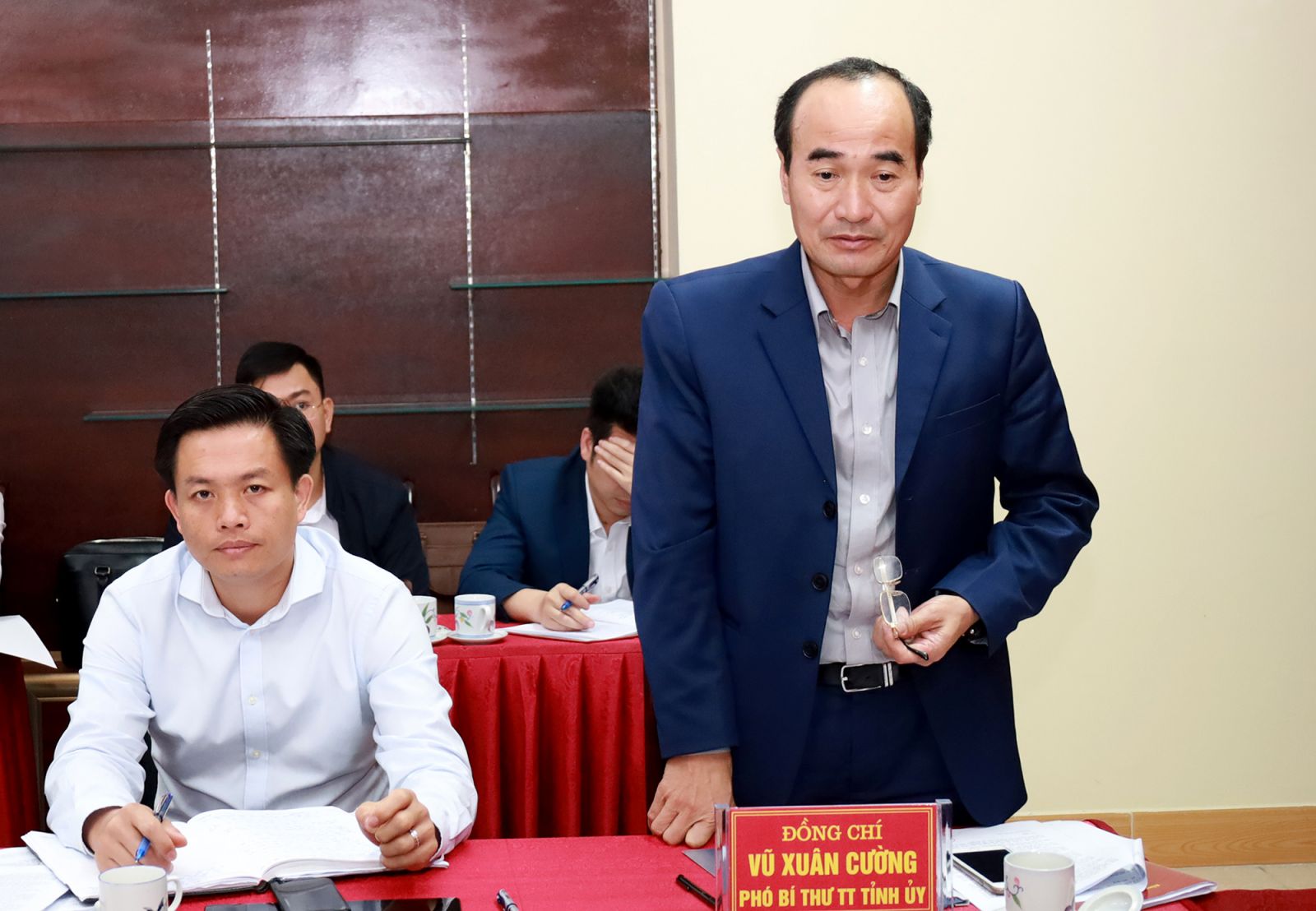 Ph&amp;oacute; B&amp;iacute; thư Thường trực Tỉnh uỷ Vũ Xu&amp;acirc;n Cường ph&amp;aacute;t biểu tại buổi l&amp;agrave;m việc. Ảnh: B&amp;aacute;o L&amp;agrave;o Cai