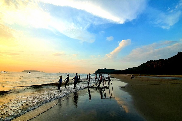 Một g&amp;oacute;c khu du lich biển Hải H&amp;ograve;a