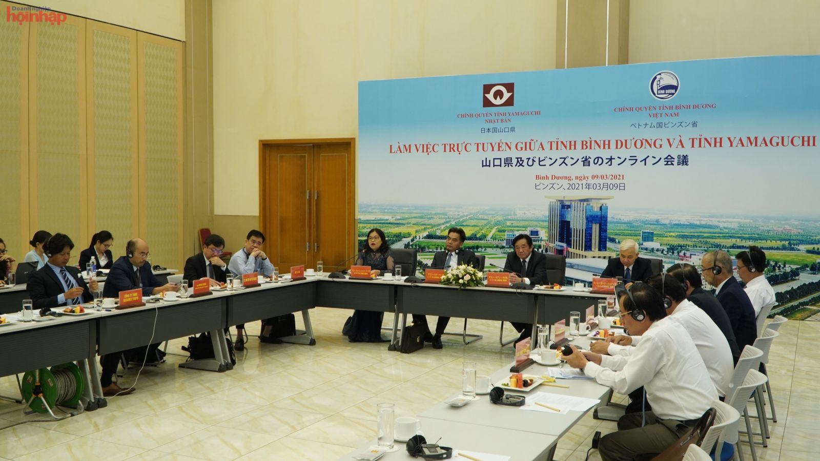 Ảnh to&amp;agrave;n cảnh.