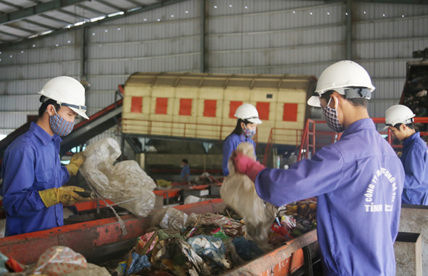 Doanh nghiệp, nh&amp;agrave; sản xuất phải c&amp;oacute; tr&amp;aacute;ch nhiệm với chất thải rắn
