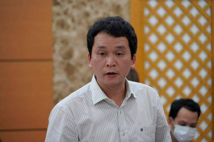 &amp;Ocirc;ng Nguyễn Đức Minh, PCT UBND huyện V&amp;acirc;n Đồn trả lời c&amp;aacute;c cơ quan b&amp;aacute;o ch&amp;iacute;.