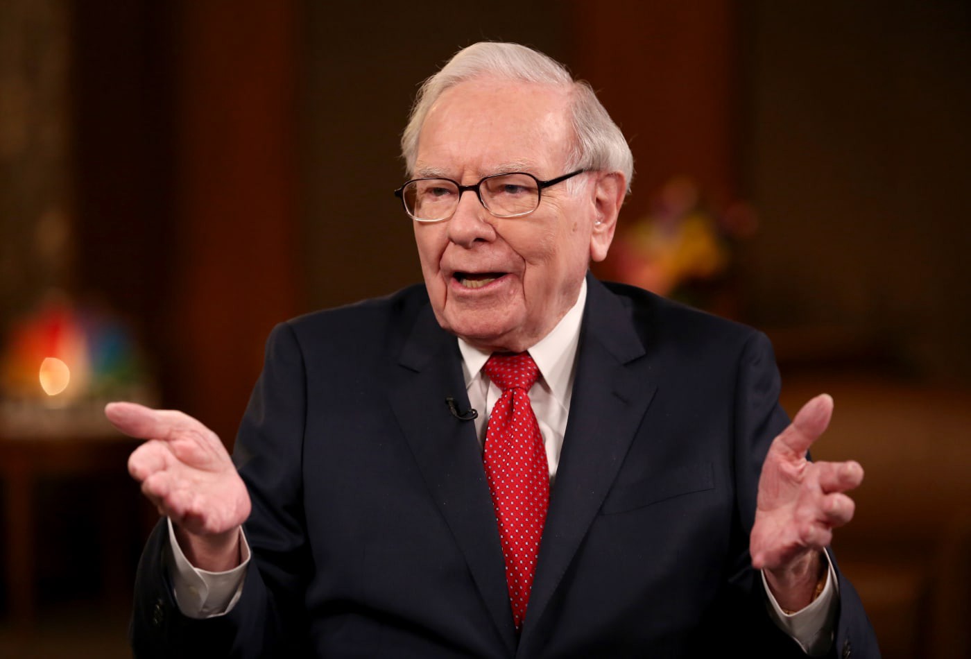 Ch&amp;acirc;n dung tỷ ph&amp;uacute; Warren Buffett (nguồn internet)