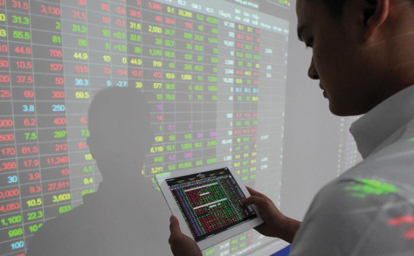 Chứng khoán Mỹ "lên đỉnh" sau khi Tổng thống Joe Biden ký gói cứu trợ 1.900 tỷ USD