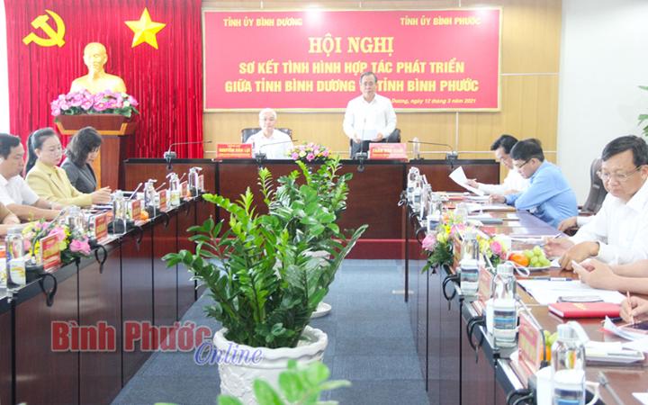 Ủy vi&amp;ecirc;n Trung ương Đảng, B&amp;iacute; thư Tỉnh ủy B&amp;igrave;nh Dương Trần Văn Nam ph&amp;aacute;t biểu chỉ đạo hội nghị