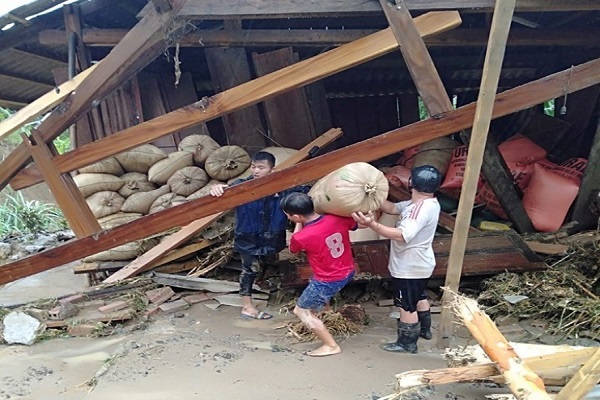 L&amp;agrave; huyện ngh&amp;egrave;o nhất của tỉnh Thanh H&amp;oacute;a, huyện Mường L&amp;aacute;t c&amp;ograve;n rất nhiều hộ kh&amp;oacute; khăn về nh&amp;agrave; ở