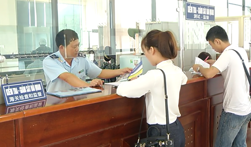Quảng Ninh th&amp;uacute;c đẩy giảm thời gian th&amp;ocirc;ng quan