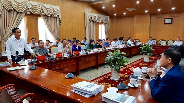 B&amp;iacute; thư Tỉnh ủy Đỗ Thanh B&amp;igrave;nh ph&amp;aacute;t biểu tại buổi l&amp;agrave;m việc.