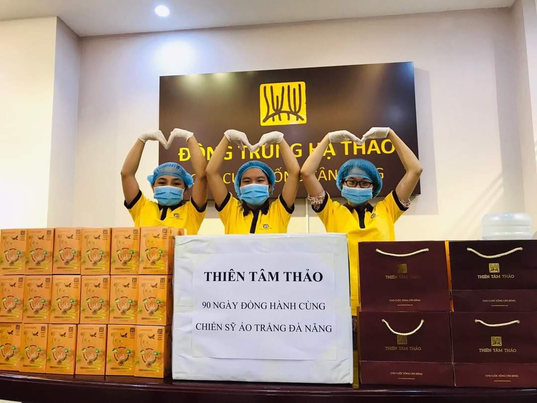Kh&amp;ocirc;ng chỉ khởi nghiệp th&amp;agrave;nh c&amp;ocirc;ng, tạo ra việc l&amp;agrave;m cho h&amp;agrave;ng chục lao động, thời gian qua, doanh nh&amp;acirc;n Trần Thoa v&amp;agrave; C&amp;ocirc;ng ty TNHH Thi&amp;ecirc;n T&amp;acirc;m Thảo c&amp;ograve;n c&amp;oacute; nhiều hoạt động trợ gi&amp;uacute;p cho cộng đồng x&amp;atilde; hội.
