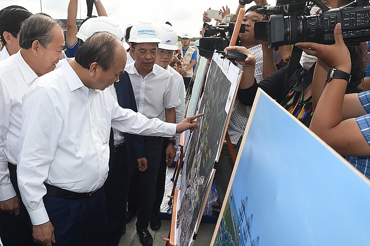 Thủ tướng Nguyễn Xu&amp;acirc;n Ph&amp;uacute;c kiểm tra &amp;ldquo;cửa ng&amp;otilde; giao thương ph&amp;iacute;a Nam&amp;rdquo;