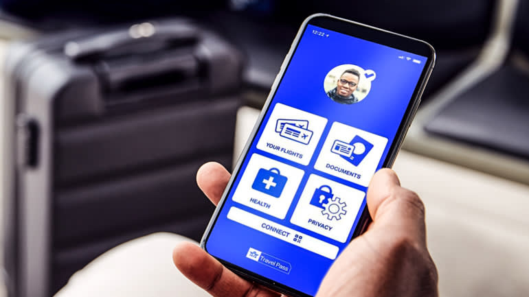 Hiệp hội Vận tải H&amp;agrave;ng kh&amp;ocirc;ng Quốc tế đ&amp;atilde; thử nghiệm ứng dụng IATA Travel Pass đầu ti&amp;ecirc;n v&amp;agrave;o ng&amp;agrave;y 17 th&amp;aacute;ng 3 với một số h&amp;agrave;nh kh&amp;aacute;ch sử dụng ứng dụng n&amp;agrave;y tr&amp;ecirc;n chuyến bay của Singapore Airlines từ th&amp;agrave;nh phố-bang đến London. (