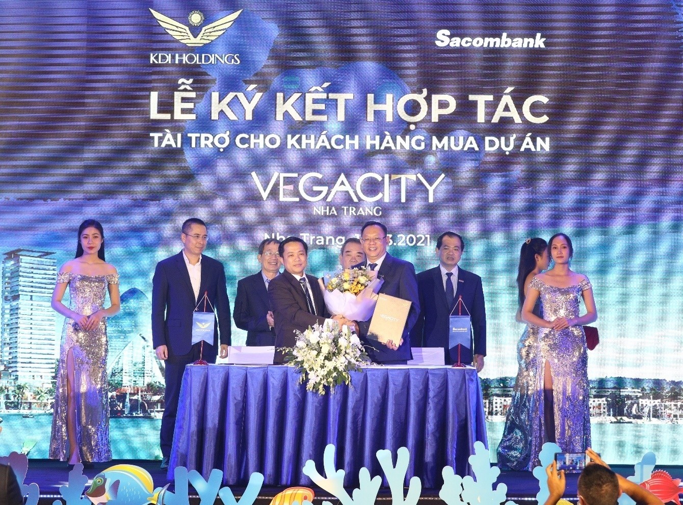 Lễ k&amp;yacute; kết hợp t&amp;aacute;c giữa KDI Holdings v&amp;agrave; Sacombank.