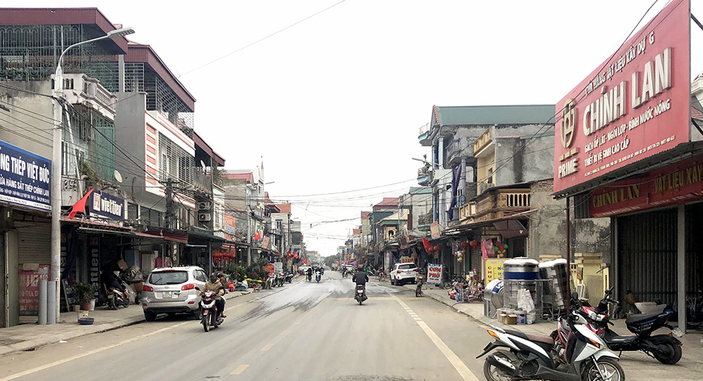 Đường l&amp;agrave;ng tại x&amp;atilde; Ho&amp;agrave;ng Xa như đ&amp;ocirc; thị