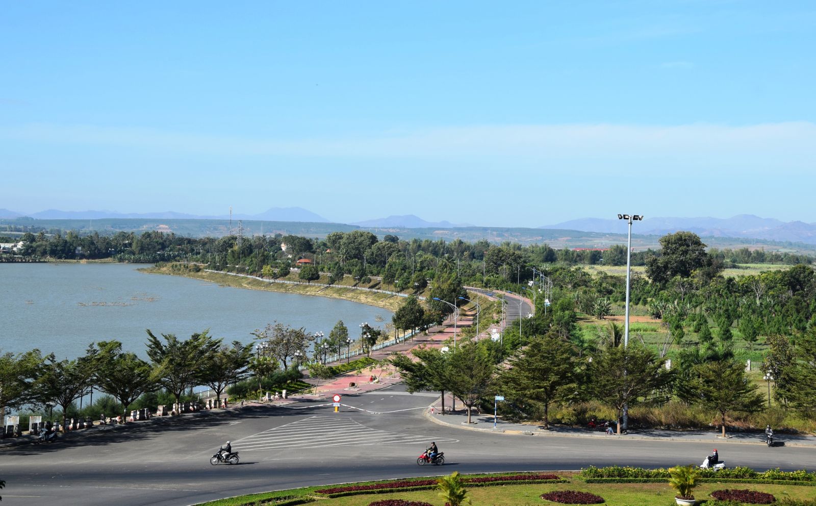Th&amp;agrave;nh phố  Kon Tum