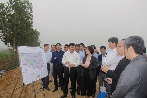 Đo&amp;agrave;n c&amp;ocirc;ng t&amp;aacute;c khảo s&amp;aacute;t thực địa tại Khu c&amp;ocirc;ng nghiệp Lam Sơn - Sao V&amp;agrave;ng, huyện Thọ Xu&amp;acirc;n