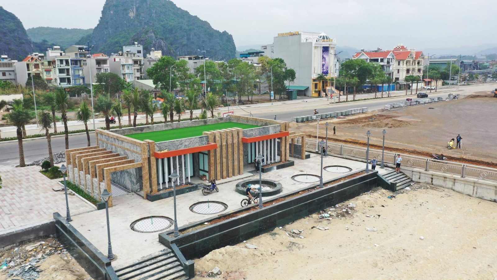 Khu vực nh&amp;agrave; tắm tr&amp;aacute;ng được đầu tư hiện đại đ&amp;atilde; cơ bản ho&amp;agrave;n thiện v&amp;agrave; c&amp;oacute; thể đưa v&amp;agrave;o phục vụ nhu cầu tắm tr&amp;aacute;ng của người d&amp;acirc;n.