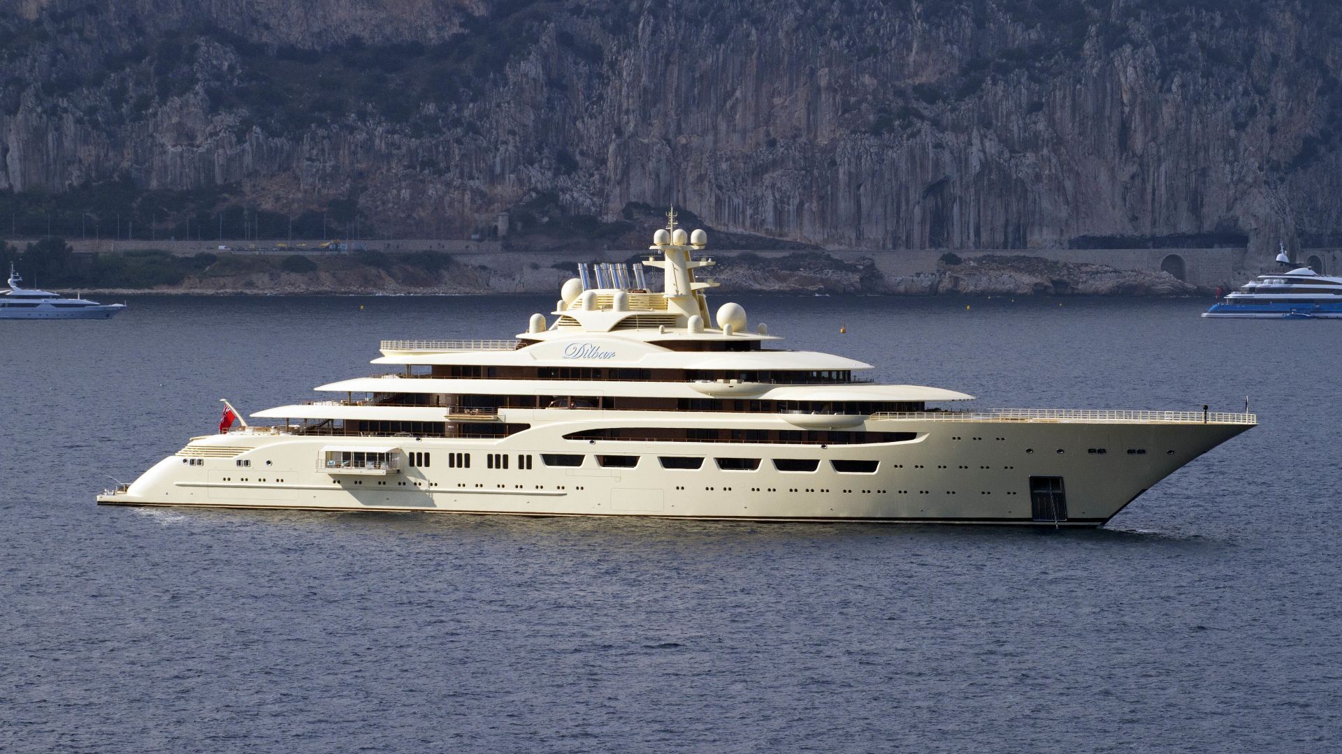 Si&amp;ecirc;u du thuyền Dilbar của tỷ ph&amp;uacute; Nga Alisher Usmanov