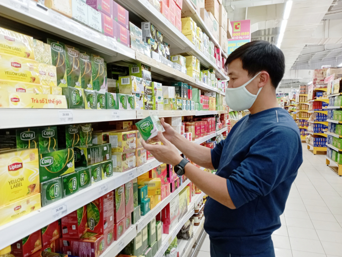 Kh&amp;aacute;ch h&amp;agrave;ng mua sắm tại si&amp;ecirc;u thị Coopmart Việt Tr&amp;igrave;