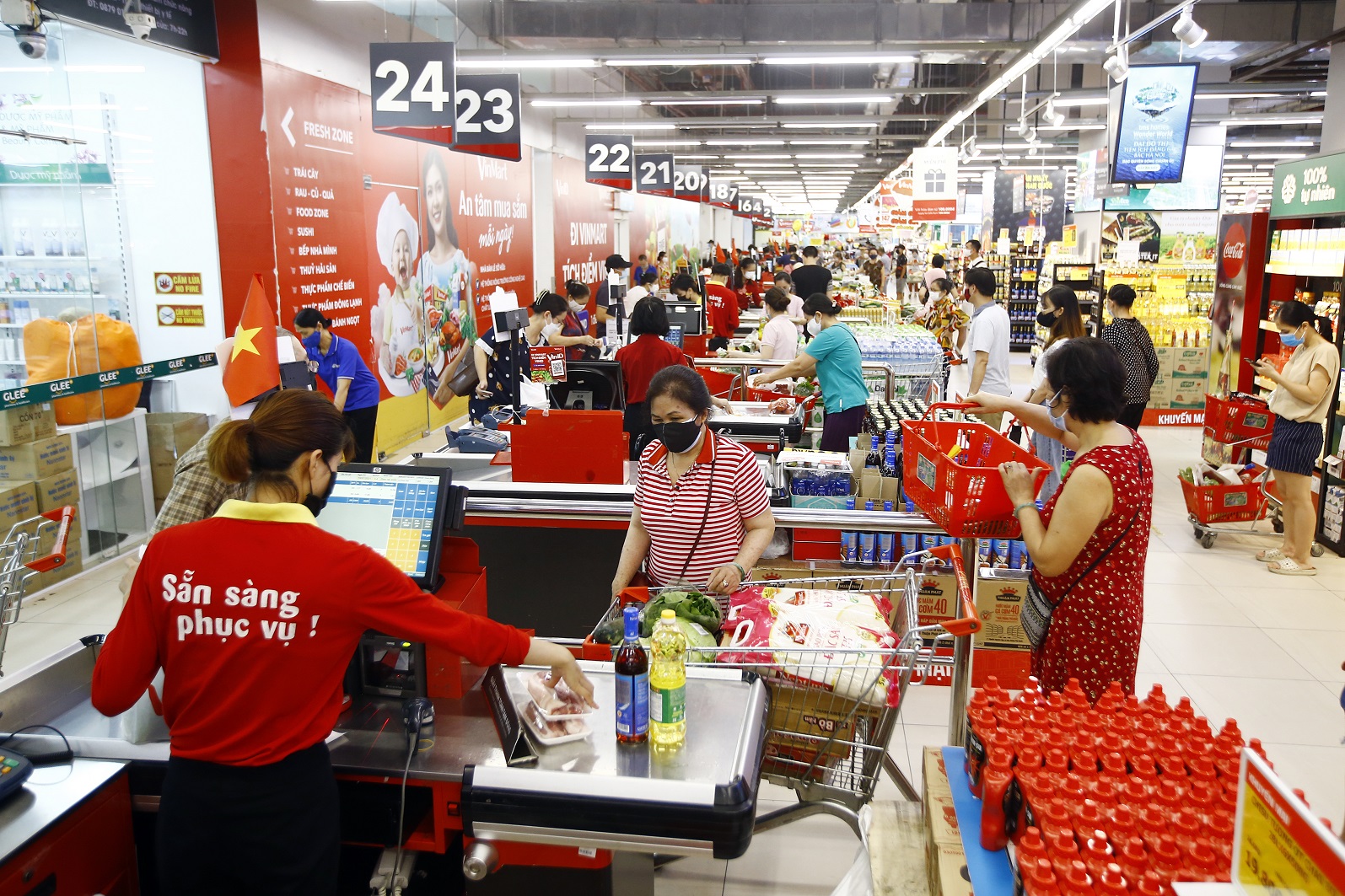 WinMart/WinMart+ hiện l&amp;agrave; hệ thống b&amp;aacute;n lẻ hiện đại lớn nhất Việt Nam về quy m&amp;ocirc; điểm b&amp;aacute;n với gần 2.800 si&amp;ecirc;u thị cửa h&amp;agrave;ng tr&amp;ecirc;n cả nước