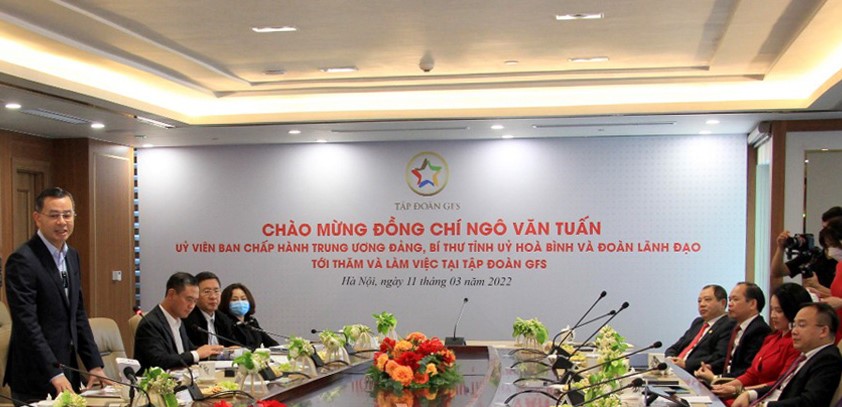 &amp;Ocirc;ng Ng&amp;ocirc; Văn Tuấn, Ủy vi&amp;ecirc;n BCH T.Ư Đảng, B&amp;iacute; thư Tỉnh ủy H&amp;ograve;a B&amp;igrave;nh ph&amp;aacute;t biểu tại buổi l&amp;agrave;m việc