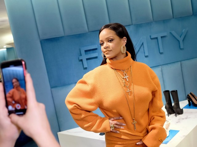 Rihanna tại một sự kiện của Fenty. (Ảnh: Getty Images)