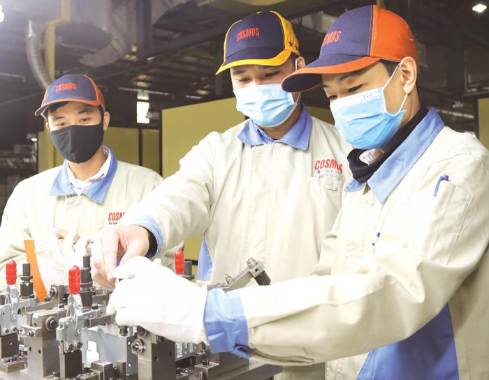 C&amp;ocirc;ng ty TNHH C&amp;ocirc;ng nghệ Cosmos 1 thực hiện nghi&amp;ecirc;m t&amp;uacute;c c&amp;aacute;c biện ph&amp;aacute;p ph&amp;ograve;ng dịch để đảm bảo an to&amp;agrave;n cho c&amp;ocirc;ng nh&amp;acirc;n, lao động