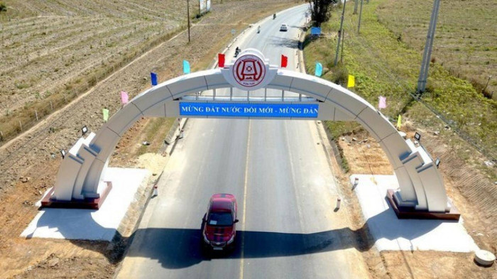 Kiểm điểm vụ x&amp;acirc;y 5 cổng ch&amp;agrave;o tr&amp;aacute;i ph&amp;eacute;p ở Kon Tum