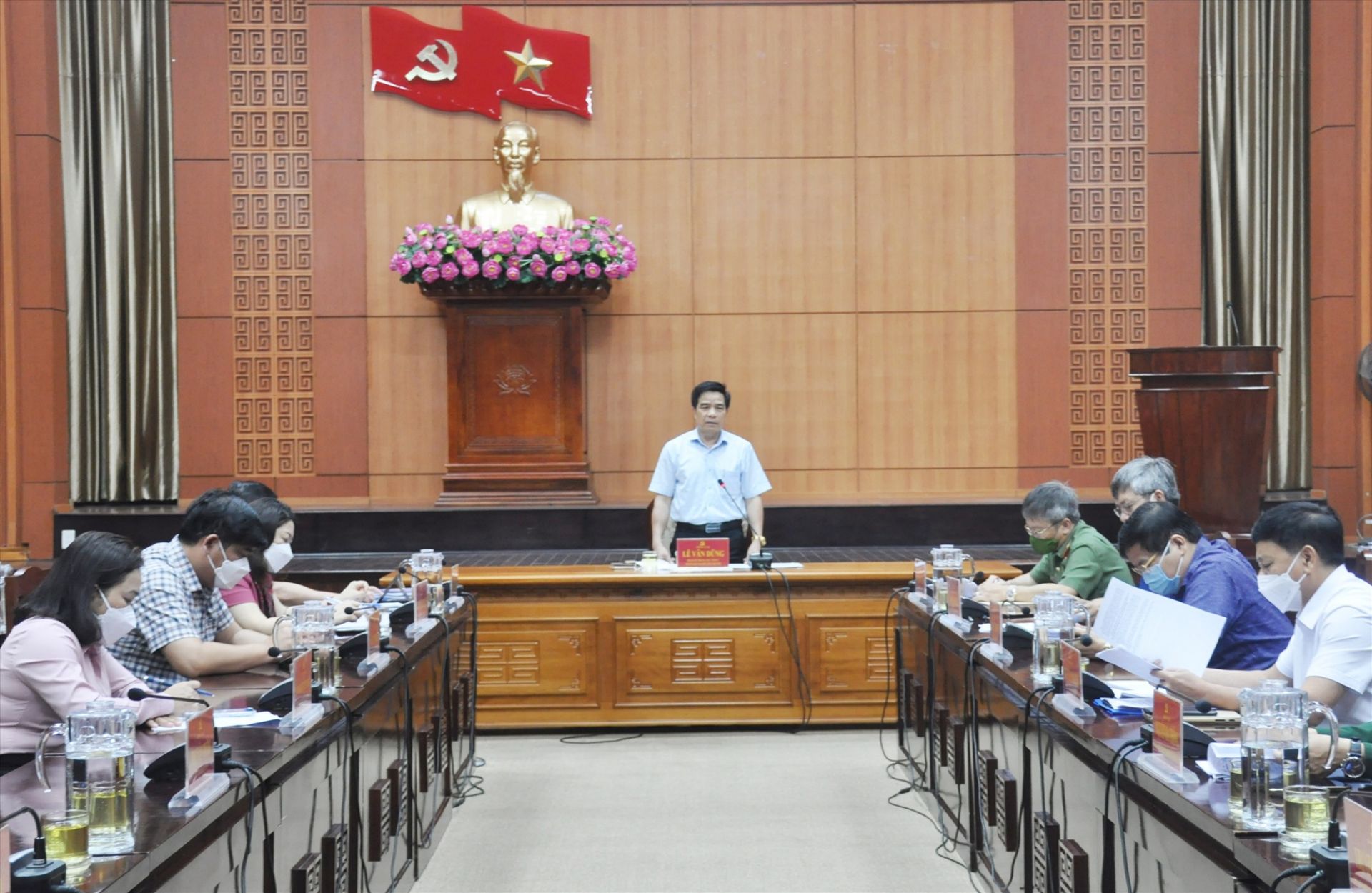 Ph&amp;oacute; B&amp;iacute; thư Thường trực Tỉnh ủy L&amp;ecirc; Văn Dũng - Ph&amp;oacute; Trưởng ban Chỉ đạo về x&amp;acirc;y dựng v&amp;agrave; ph&amp;aacute;t triển v&amp;ugrave;ng T&amp;acirc;y của tỉnh chủ tr&amp;igrave; phi&amp;ecirc;n họp thứ nhất của Ban Chỉ đạo