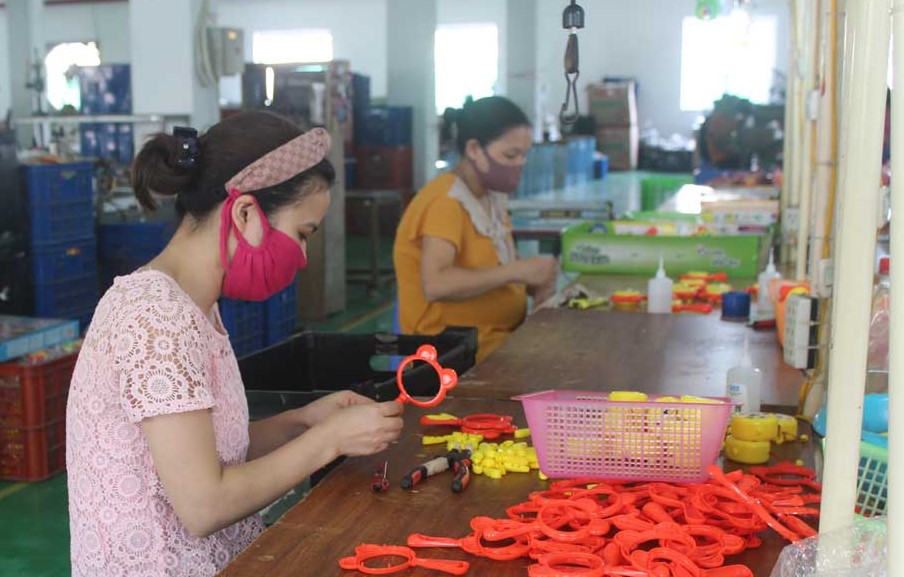 C&amp;ocirc;ng ty CP Antona (Khu c&amp;ocirc;ng nghiệp Lương Sơn) th&amp;iacute;ch ứng linh hoạt vừa ph&amp;ograve;ng, chống dịch Covid-19, vừa phục hồi, th&amp;uacute;c đẩy sản xuất - kinh doanh hiệu quả