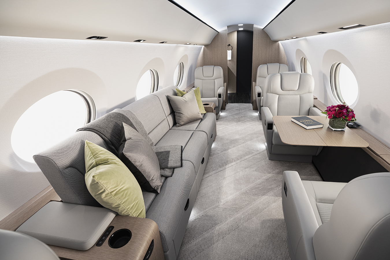 Nội thất b&amp;ecirc;n trong m&amp;aacute;y bay hạng sang G400 của Gulftream