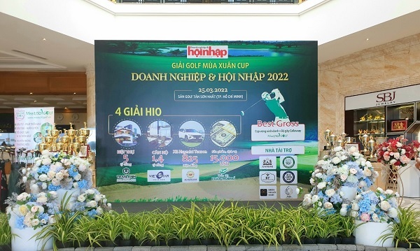 Sau hơn 1 năm gi&amp;aacute;n đoạn do ảnh hưởng của dịch COVID -19, Giải Golf thường ni&amp;ecirc;n do Tạp ch&amp;iacute; Doanh nghiệp &amp;amp; Hội nhập- Cơ quan ng&amp;ocirc;n luận của Hiệp hội Doanh nghiệp nhỏ v&amp;agrave; vừa Việt Nam ch&amp;iacute;nh thức trở lại, đ&amp;aacute;p ứng mong mỏi của c&amp;aacute;c golfer l&amp;agrave; doanh nh&amp;acirc;n, chủ doanh nghiệp, chủ cơ sở kinh doanh với m&amp;ocirc;n thể thao được mệnh danh &amp;ldquo;th&amp;uacute; chơi của giới tinh anh&amp;rdquo;